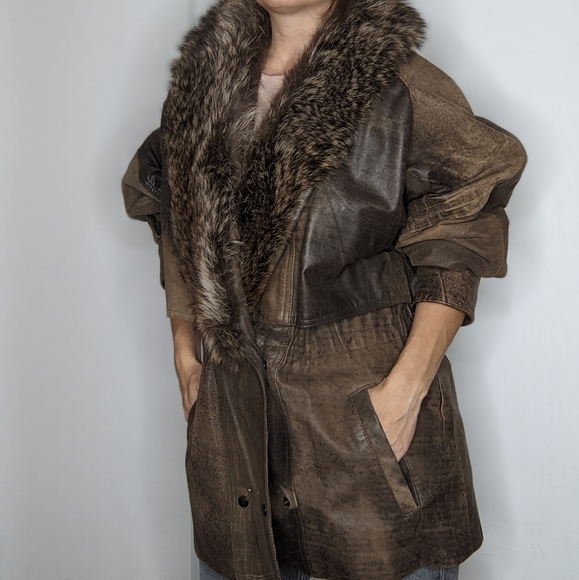 Beautiful Vintage Fur + Leather Jacket Coat - Picture 3 of 16